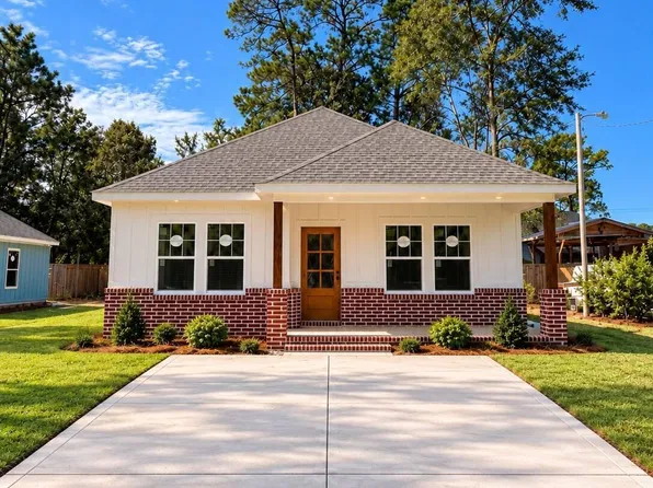 1917 Barracuda Dr, Gautier, MS 39553