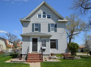929 S 2nd St, Aberdeen, SD 57401