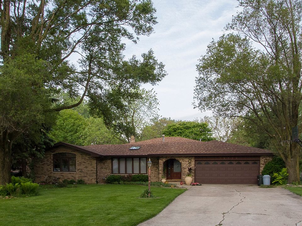 1st image of 10450 S 73rd Ct