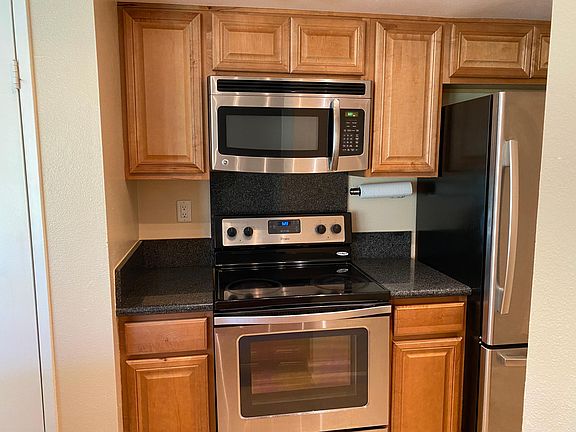 5th image of 72664 Willow St Unit 2