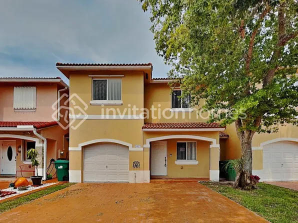 5927 163rd Ave, Miami, FL 33193