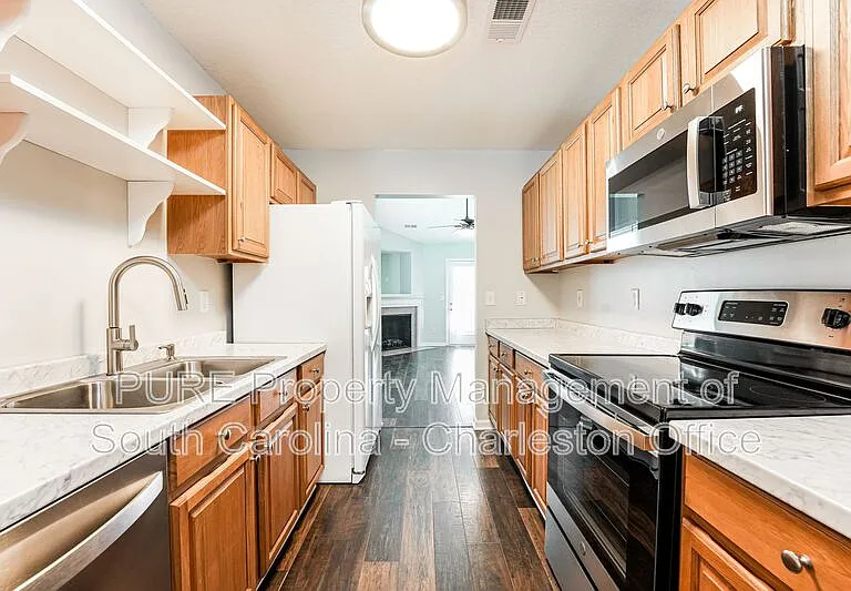 7840 Park Gate Dr — Photo 10