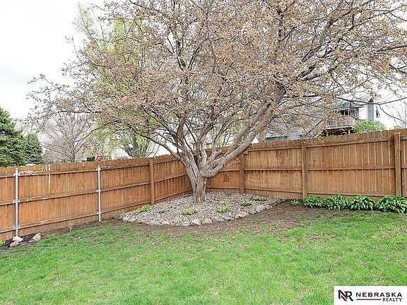 5th image of 411 Laredo Rd