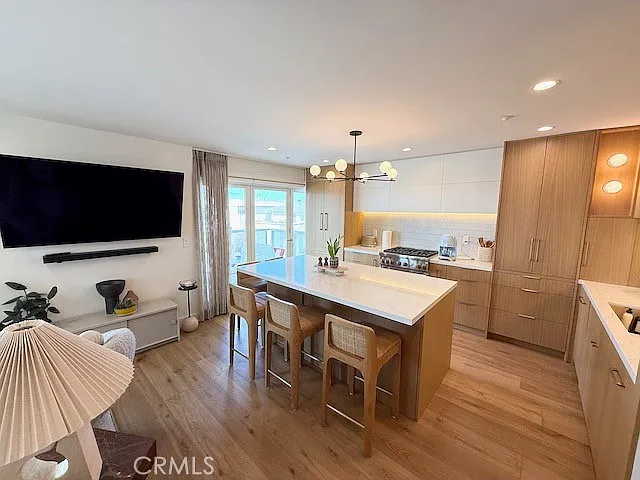 3302 Manhattan Ave — Photo 1