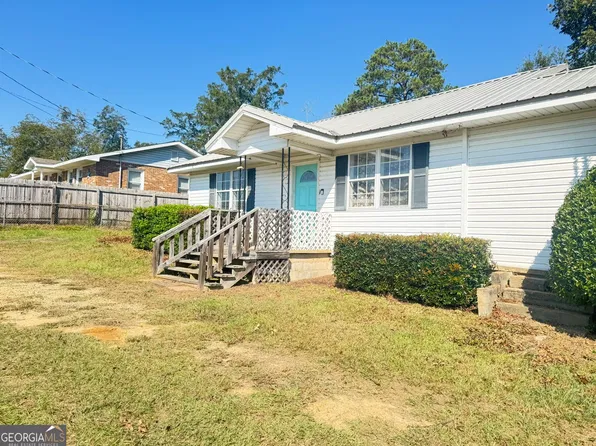 205 E Church St, Centerville, GA 31028