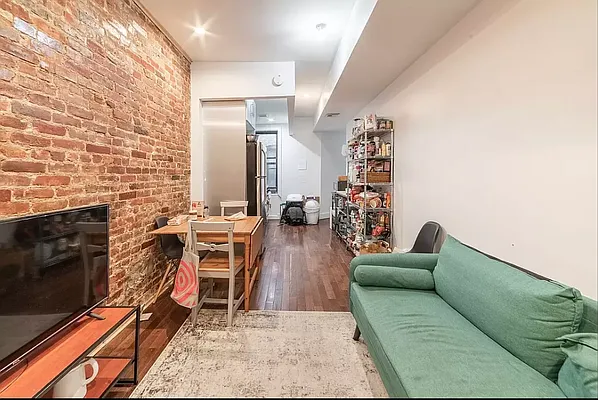 Rented by Hagstrom Management Inc | media 12