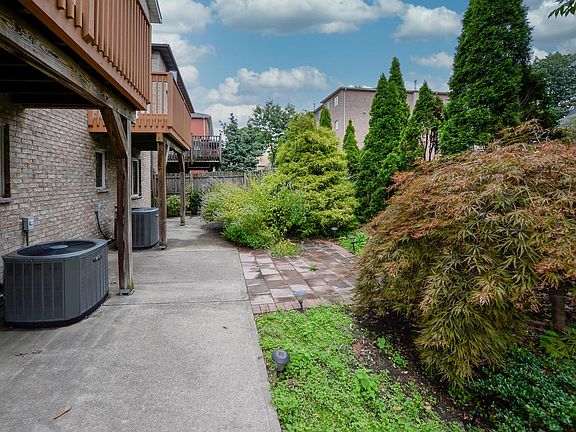 3rd image of 716 W End Ave #B