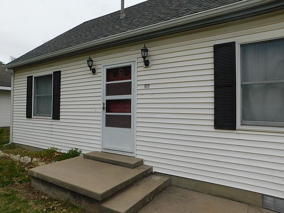 2nd image of 1201 S Shelden St