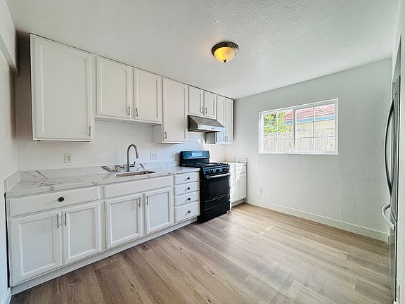 5th image of 24030 Grand St #24030