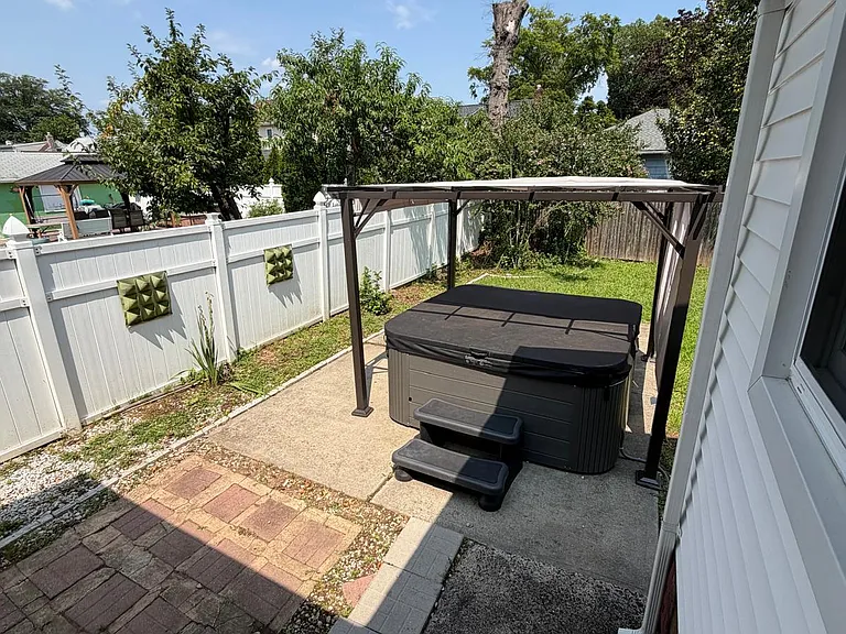 810 Walnut St — Photo 7
