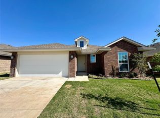 1104 Acacia Creek Dr, Yukon, OK 73099