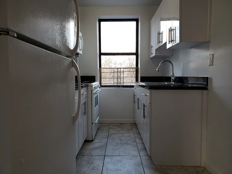 45-19 43rd Ave #G8 — Photo 1