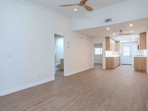 4th image of 10419 Hayford St
