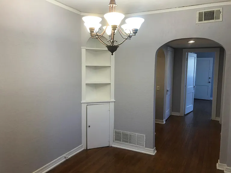 5701 Hudson St — Photo 9