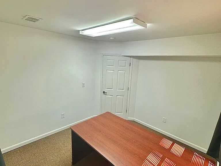 2251 Roswell Rd — Photo 4