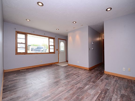 3rd image of 5118 N 108th St