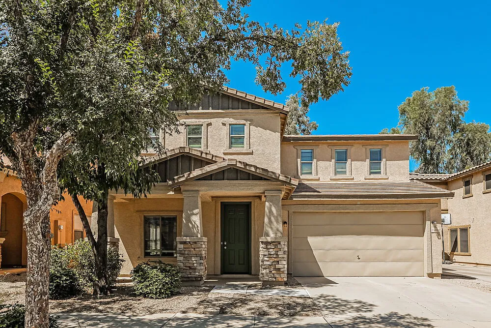 4 bed, 2.5 bath, 2486 sqft, $2,430 — Photo 1