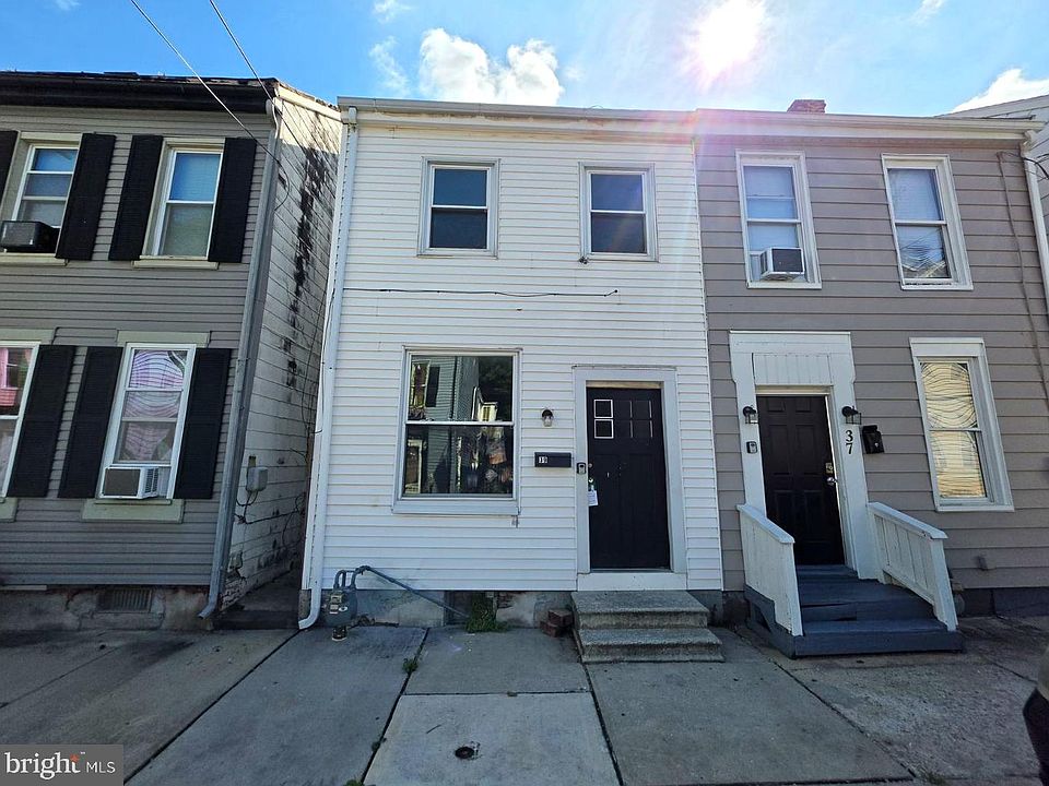 1st image of 39 N Hartley St