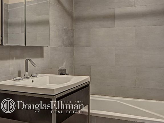 2nd image of 310 Greenwich St APT 9l