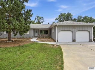 10061 Miami Cir, Omaha, NE 68134