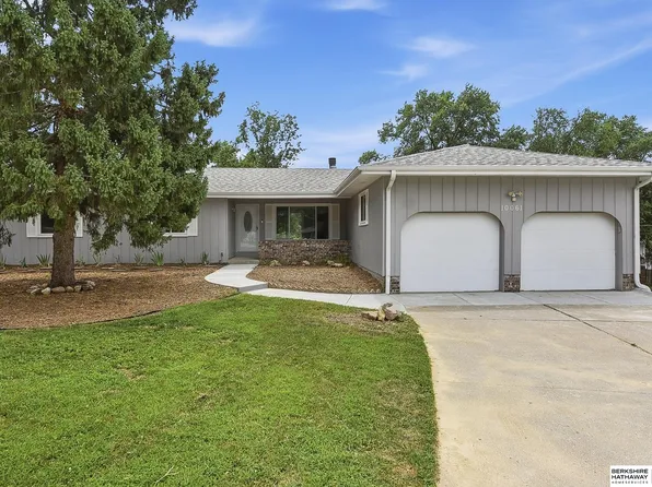 10061 Miami Cir, Omaha, NE 68134