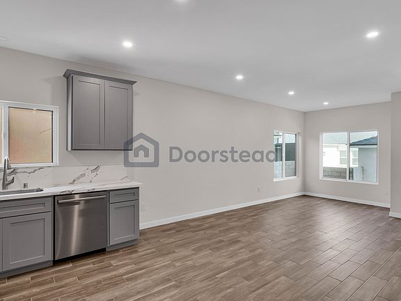 5th image of 8815 Sawyer St
