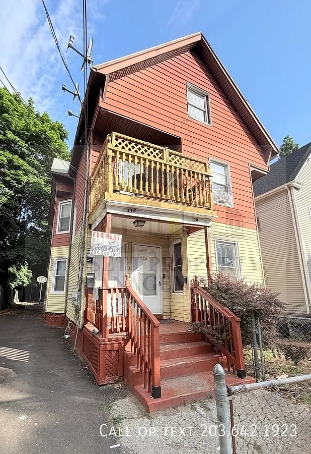 2 bed, 1.0 bath, 708 sqft, $1,499 — Photo 1