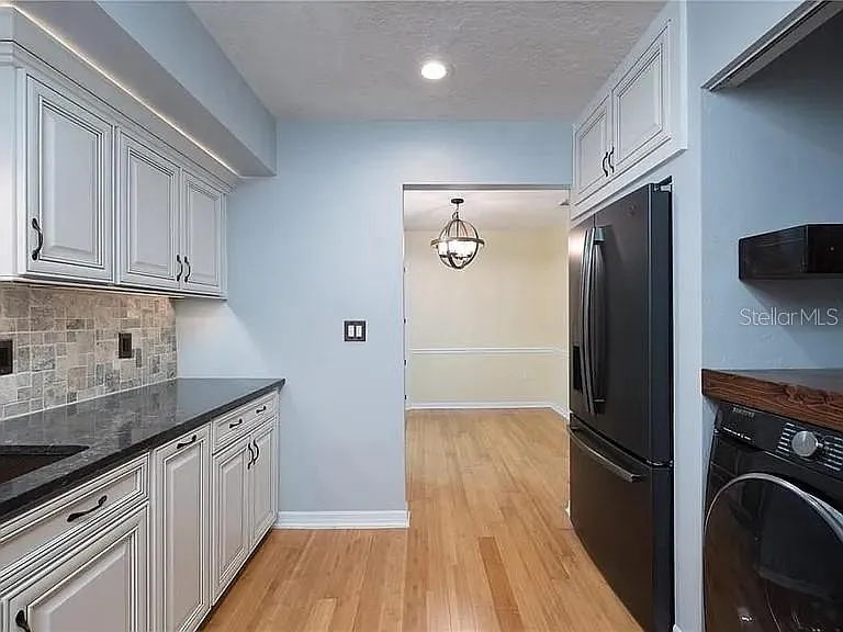 5211 SW 86th Ter — Photo 12