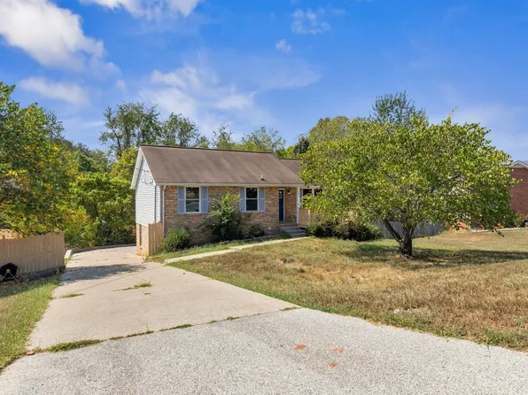 704 Green Valley Ct, Clarksville, TN 37042