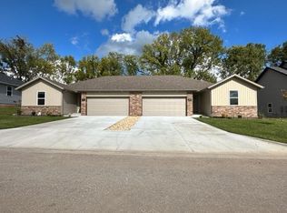 906 Brooks Ave, Ozark, MO 65721