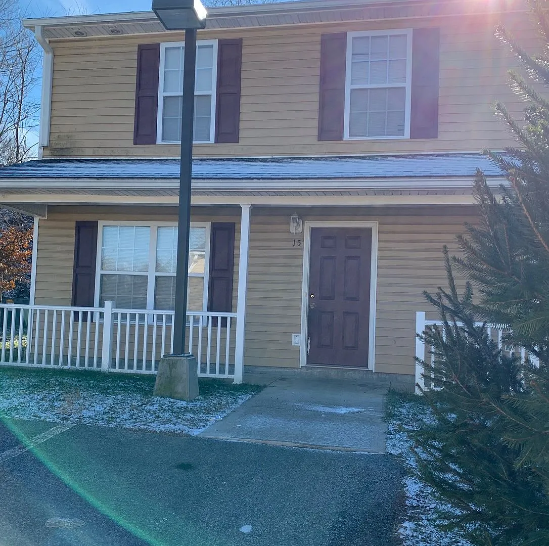 3 Bedroom 2.5 Bath Townhouse — Photo 1