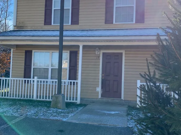 15 Station Ln NE, Christiansburg, VA 24073