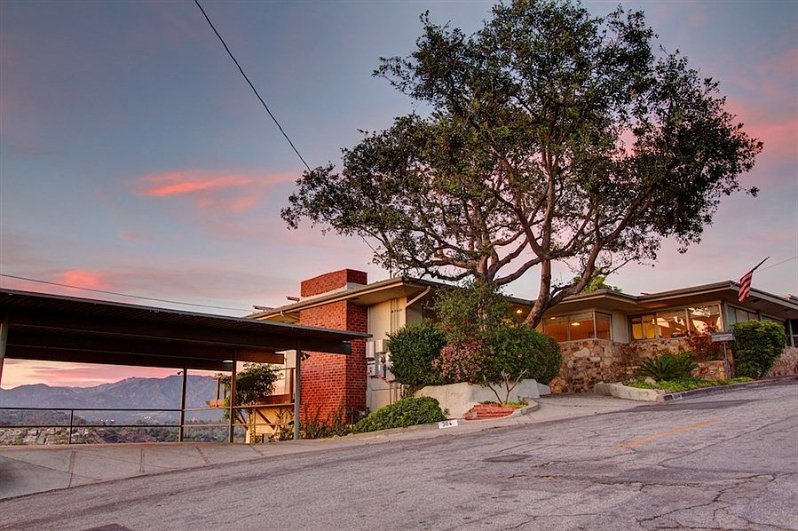 2nd image of 304 Alta Vista Ave