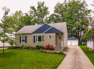 1684 Lyndhurst Rd, Lyndhurst, OH 44124