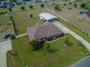 6863 Meadow Ridge Cir, Nevada, TX 75173