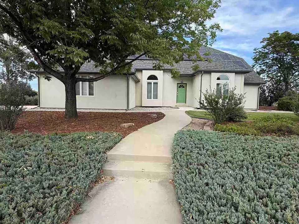 12987 Hillcrest Dr