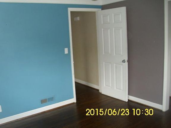 5th image of 8525 Deerway Dr