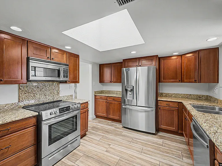 3650 E Poinsettia Dr — Photo 7