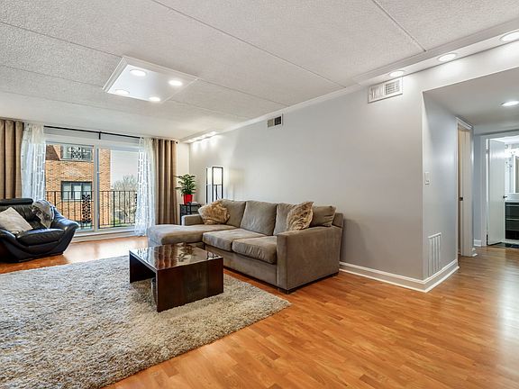 4th image of 9346 Landings Ln Unit 302