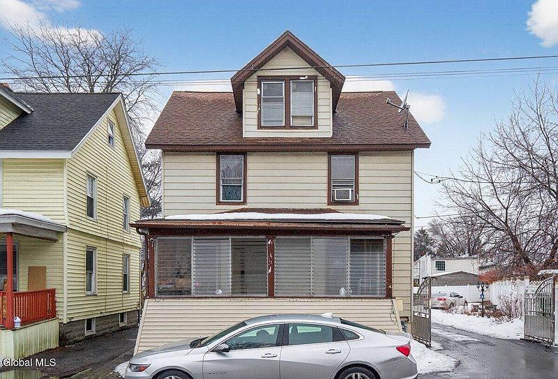 2nd image of 15 Manchester Road