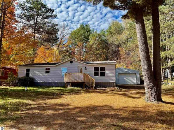 8168 Independence Ave, Cadillac, MI 49601