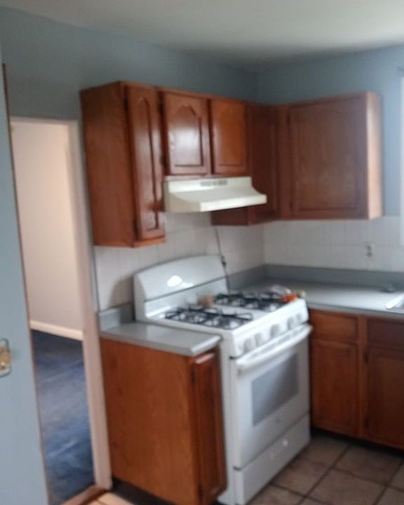 1st image of 383 Shoreland Cir