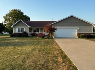 450 W Hillshire Rd, Decatur, IL 62521