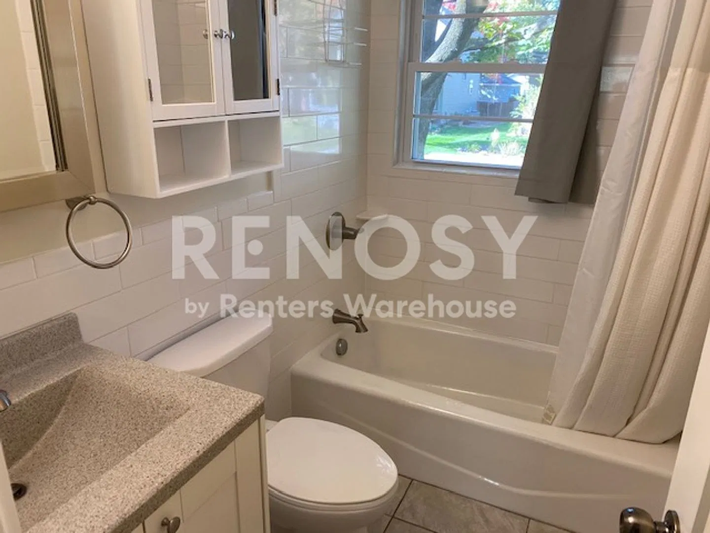 Spacious 3 Bedroom 1 Bath Duplex in White Bear Lake — Photo 3