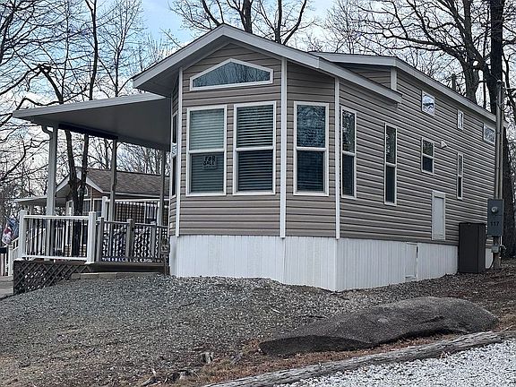 2nd image of 108 Laurelwood Ln