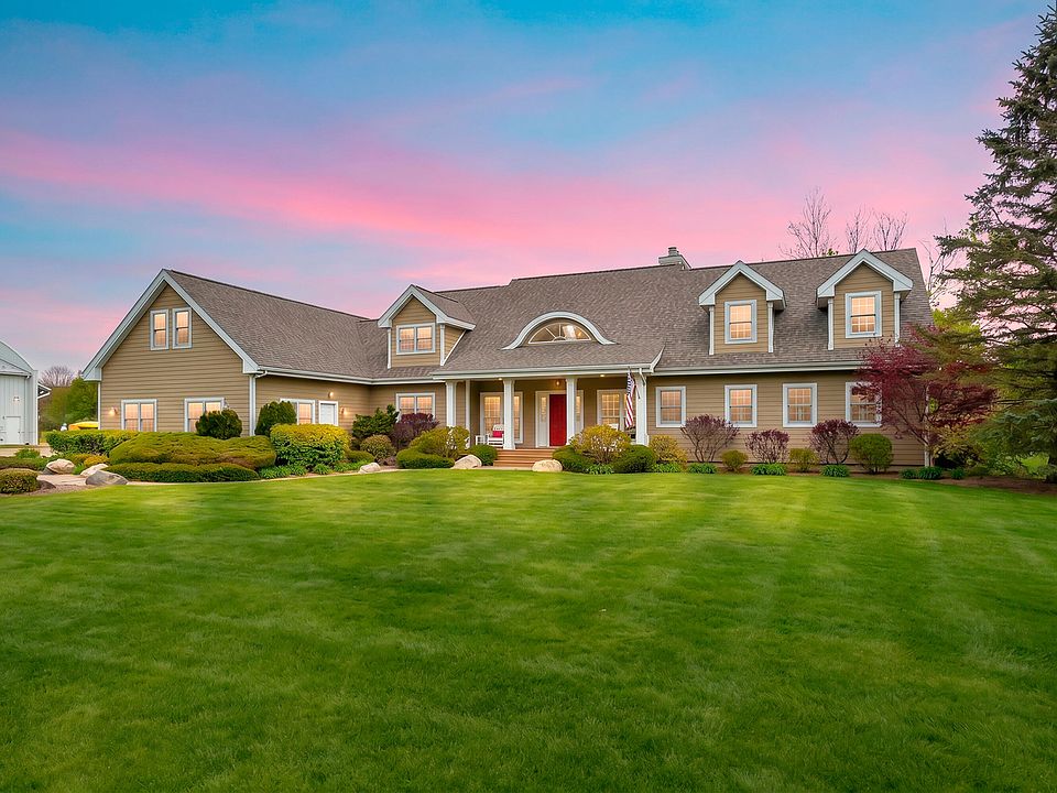 1st image of 449 S Skyview Dr