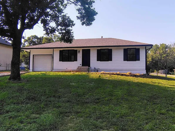 311 W 6th St, Auburn, KS 66402