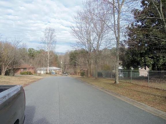3rd image of 2661 Elkhart Cir SW