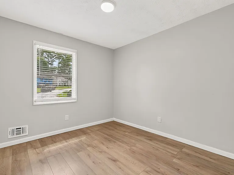 2136 Sara Ashley Way — Photo 28