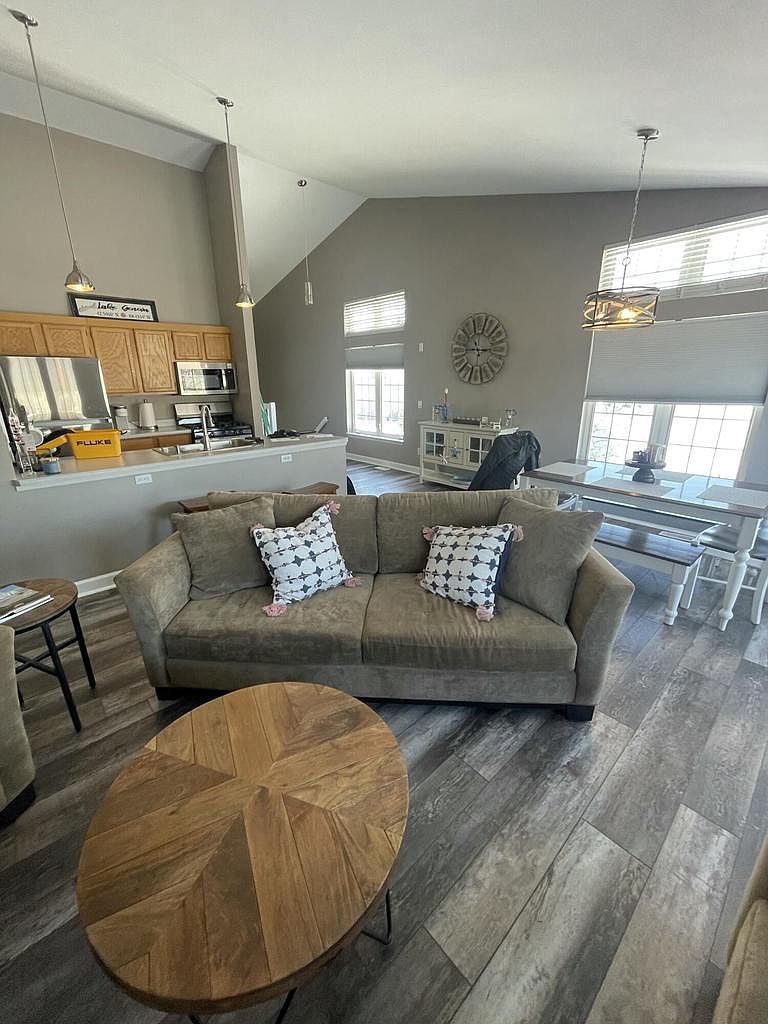 704 Geneva National AVENUE NORTH North